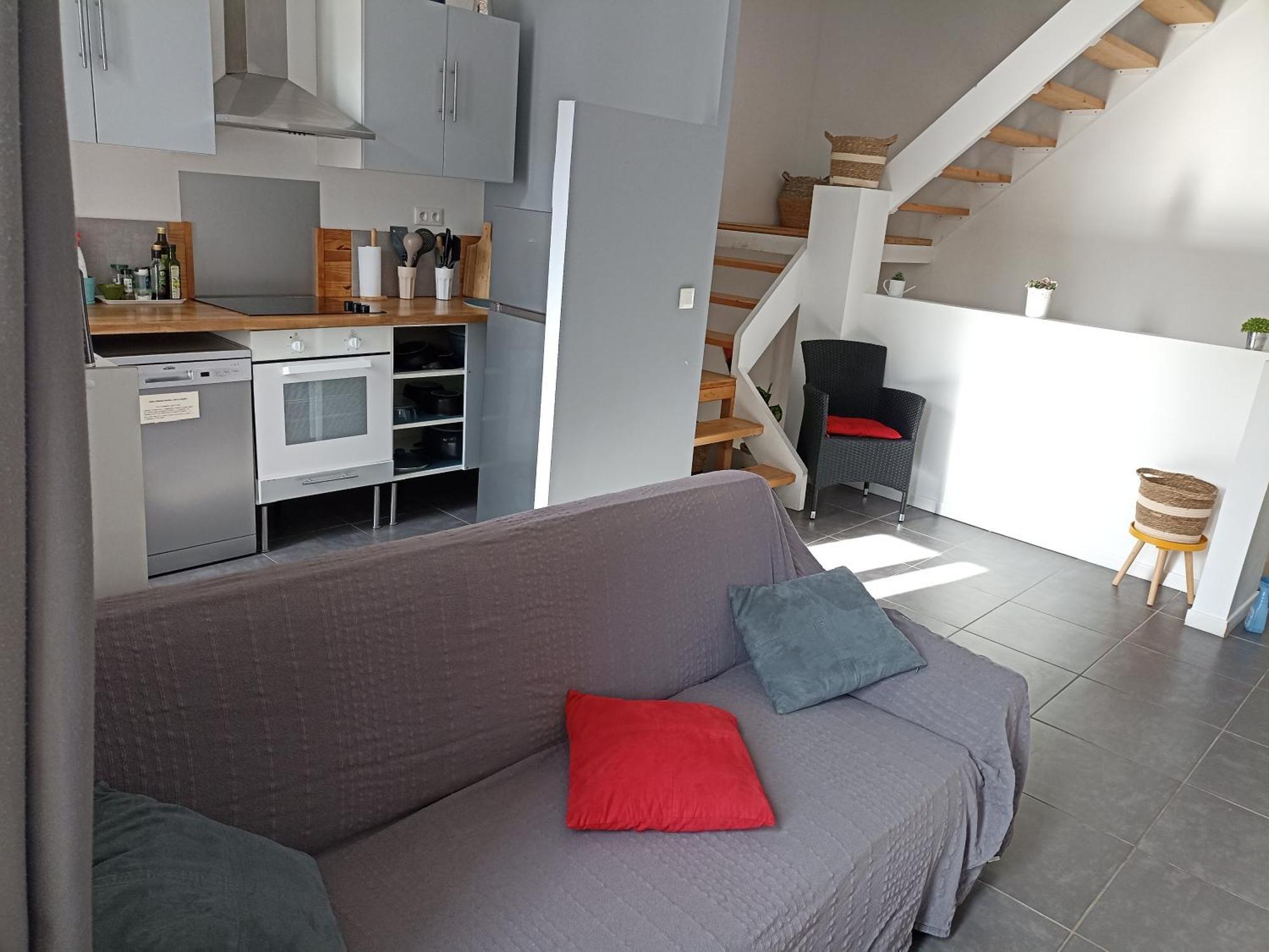 Jolie Maison Au Centre Du Village Груисан Екстериор снимка
