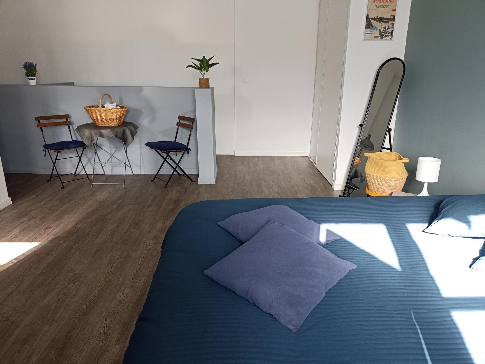 Jolie Maison Au Centre Du Village Груисан Екстериор снимка