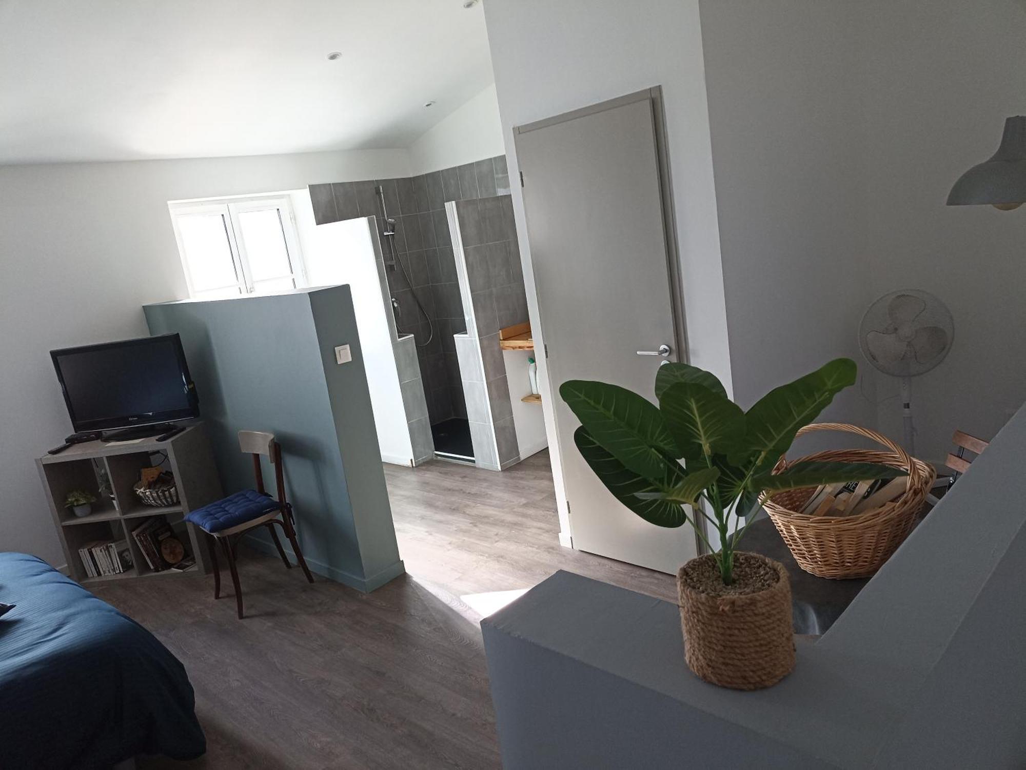 Jolie Maison Au Centre Du Village Груисан Екстериор снимка